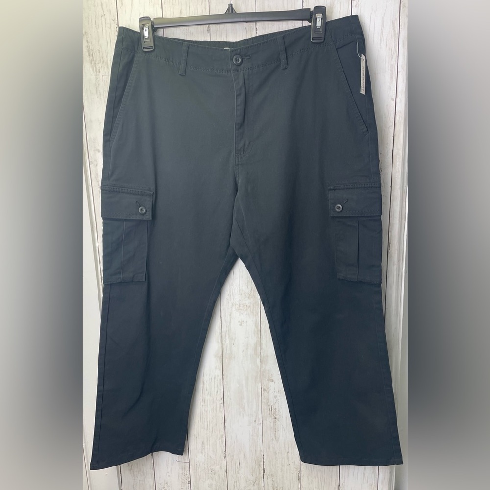 Amazon essentials Men's Black Cargo Pants 36wX25